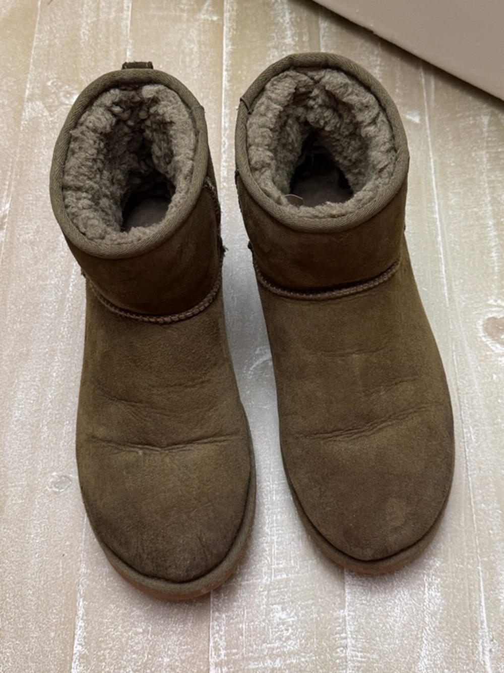 UGG Size 10 Suede Ankle Boots Olive Green with Shearling Lining